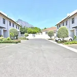 Milton Mews
